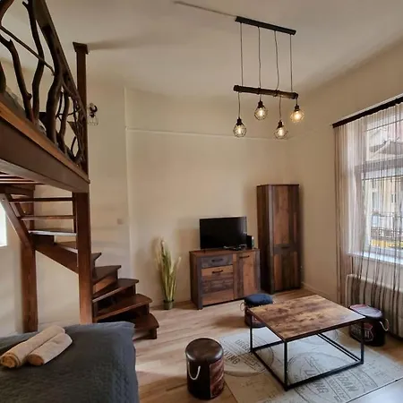 Vintage In Center * 米什科尔茨